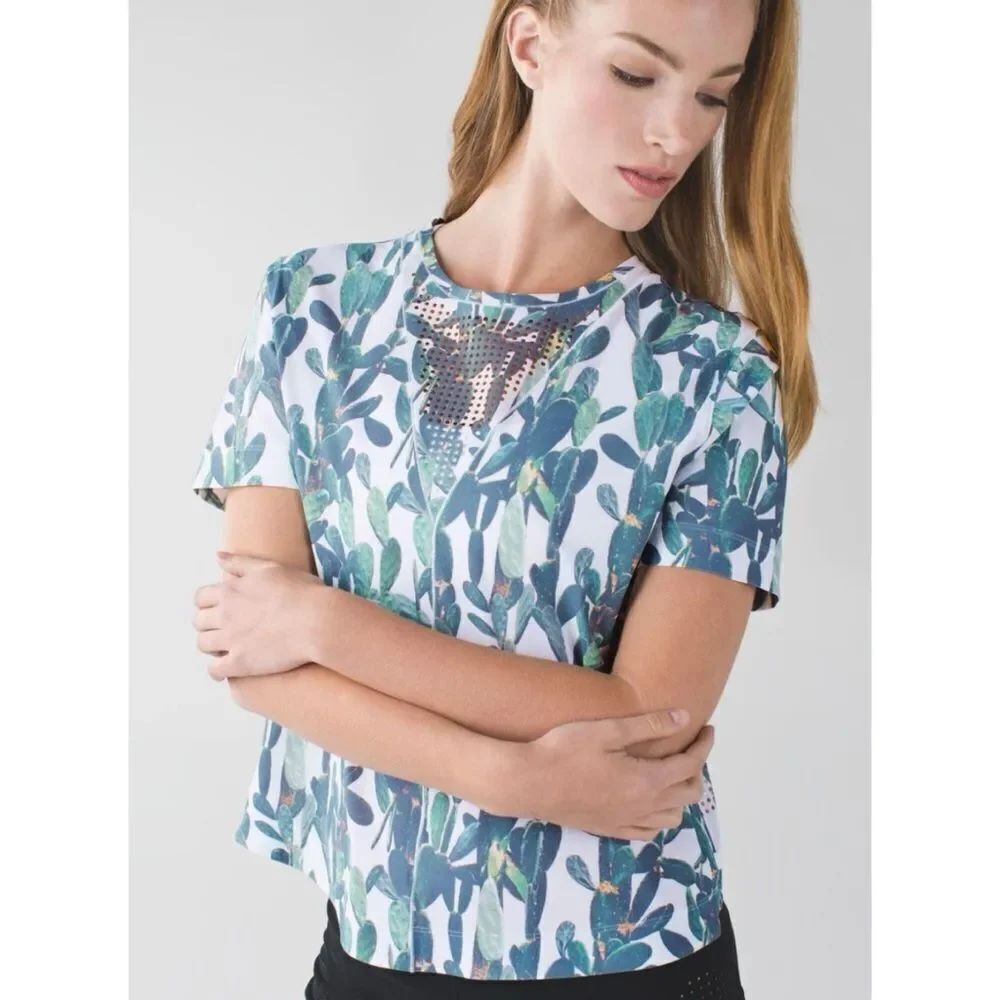 Lululemon Perfectly Perfed Tee
Mini Prickly Pear White Multi Size 6